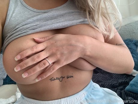 Hollie M Parsons onlyfans content type