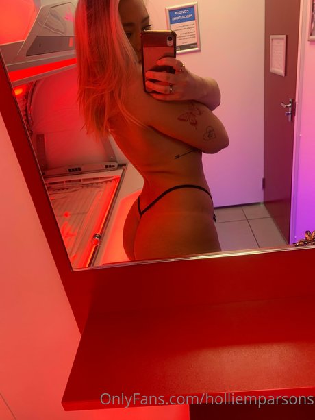 Hollie M Parsons naked on onlyfans