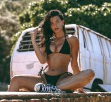 Caitlin Lamb onlyfans leaks nude