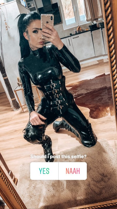 Inkedfleur_ onlyfans keak