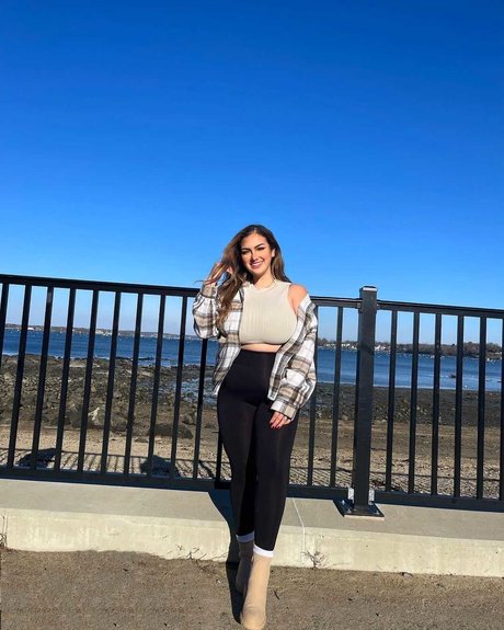 Ivel Pesantez onlyfans leak naked