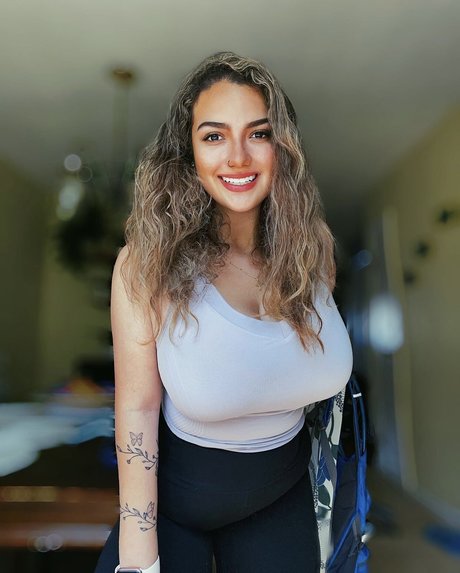 Ivel Pesantez onlyfans nude porn