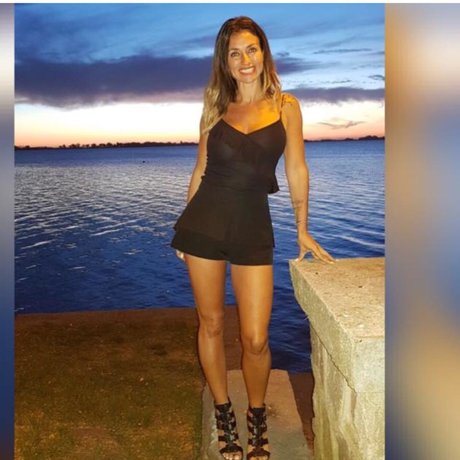 Natalia Laborde onlyfans striptease