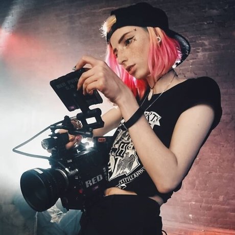 Eliza Satu onlyfans star