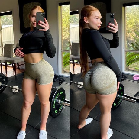 Amber J Smith onlyfans leaked