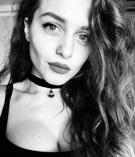 Ave Maria_ onlyfans naked leaks