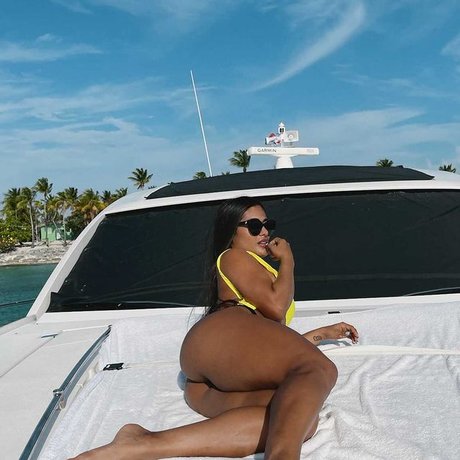 Sunny Doria Vargas onlyfans content type