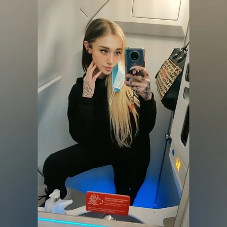 Toranine_ onlyfans photo