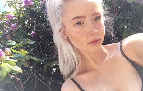 Caelyn Mathews porn only fans