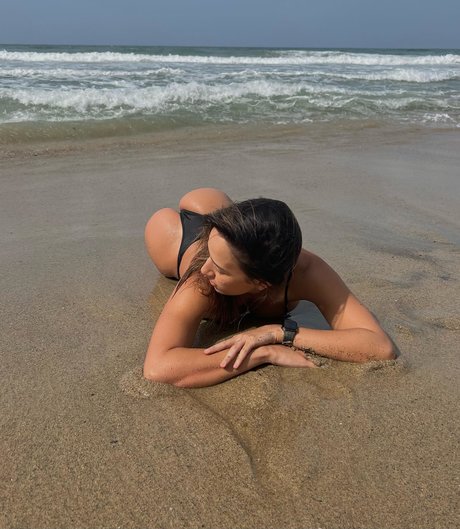 Isabela Fasanaro onlyfans boobs