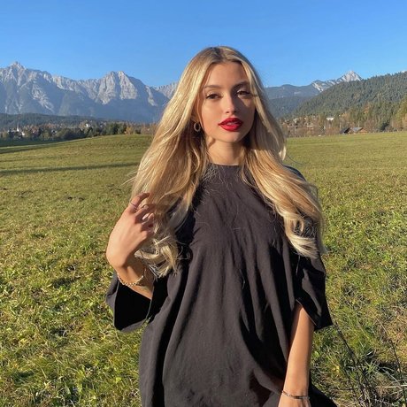 Linabmn onlyfans ass