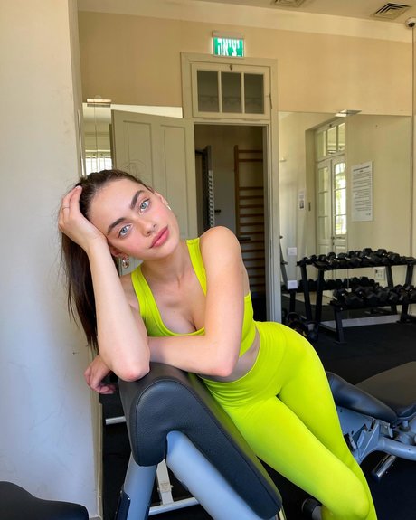 Yael Shelbia new onlyfans leaks