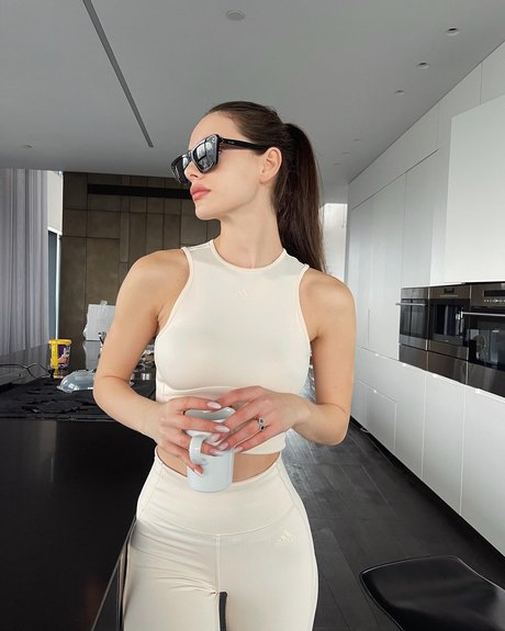 Yael Shelbia nude onlyfans