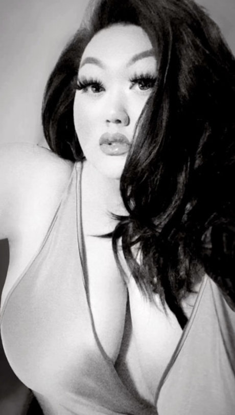 Kendra Vaaj onlyfans sex