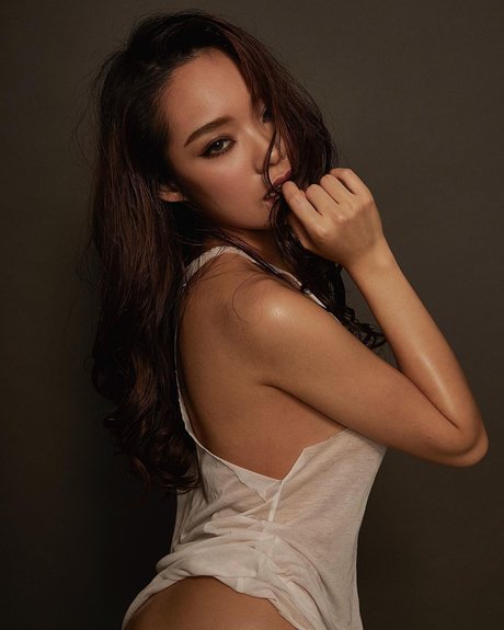 Queenie Lam onlyfans leams