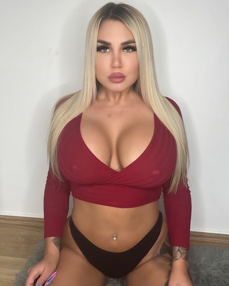 Kary Mel onlyfans nude photos