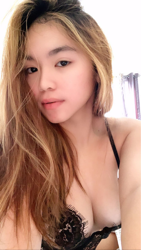 Maria Follosco strip onlyfans