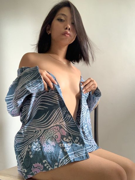 Noreen Pilotin onlyfans striptease