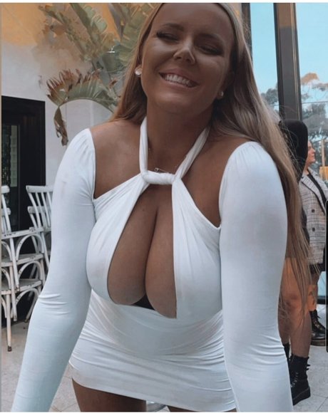 Courtney Maloney nude only fans leaks