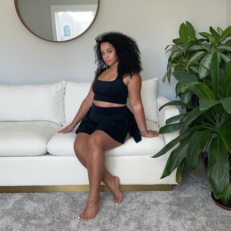 Falliie onlyfans post