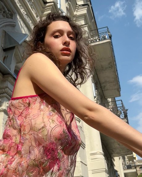 Helga Amor onlyfans striptease