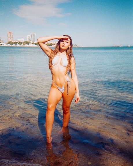 Jesenia Sanchez onlyfans leajs