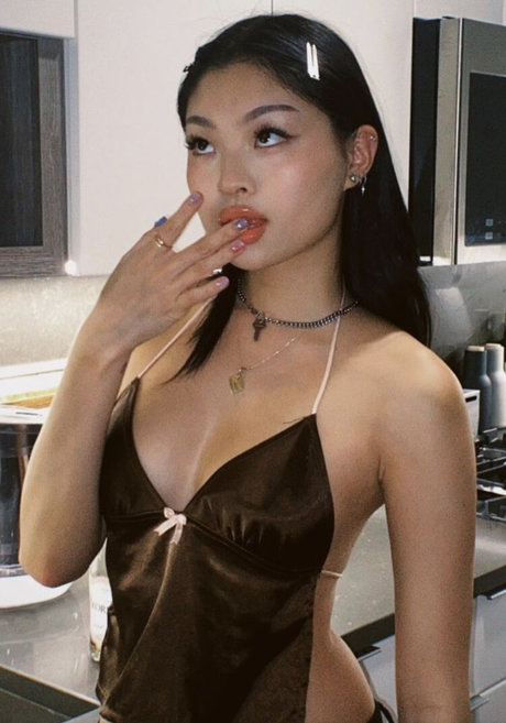 Alina Lin leaked onlyfans