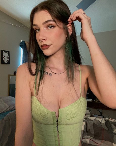 Akamerae_ is on onlyfans