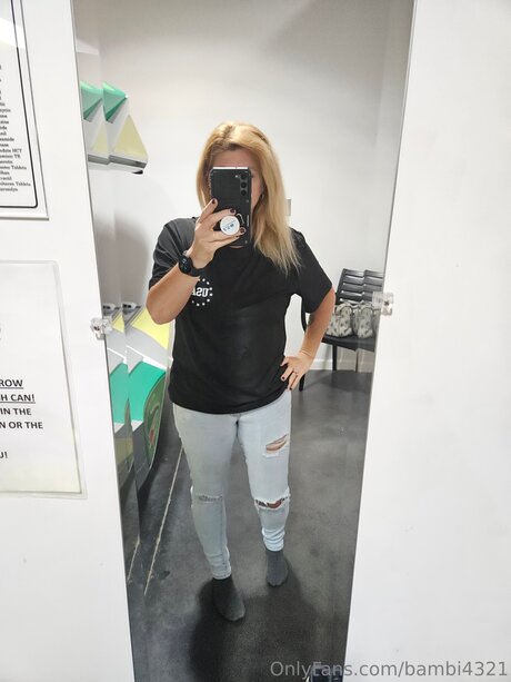 Bambi4321 onlyfans public photos