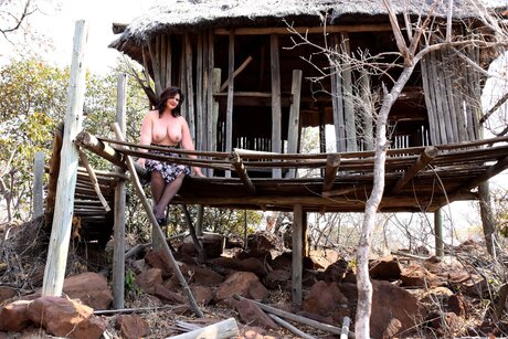 Nonnie 40dd sex onlyfans