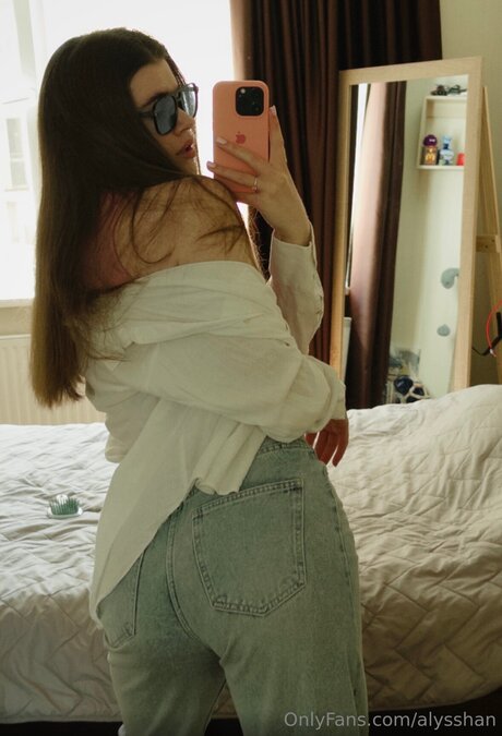 Alysshan feet onlyfans