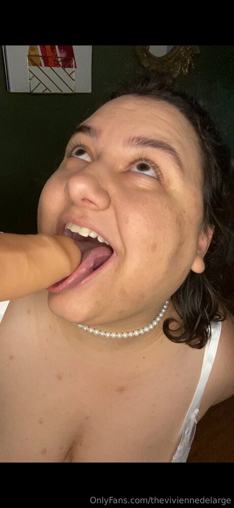 Theviviennedelarge onlyfans nude porn