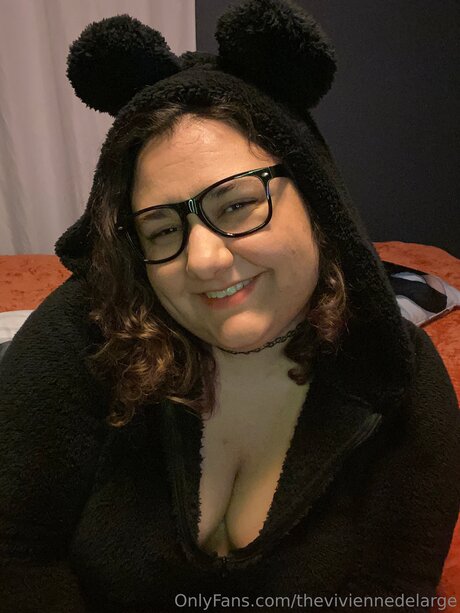 Theviviennedelarge onlyfans leak ass