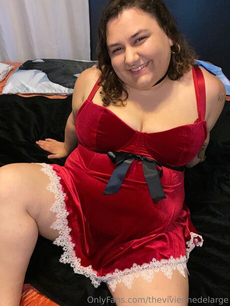 Theviviennedelarge onlyfans photos