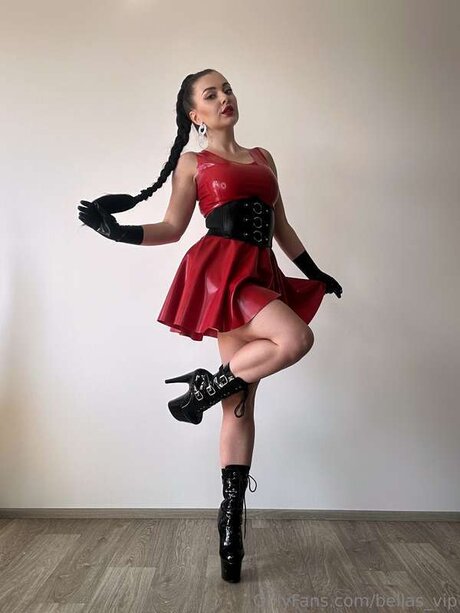 Belladiablo Foyer onlyfans nudes