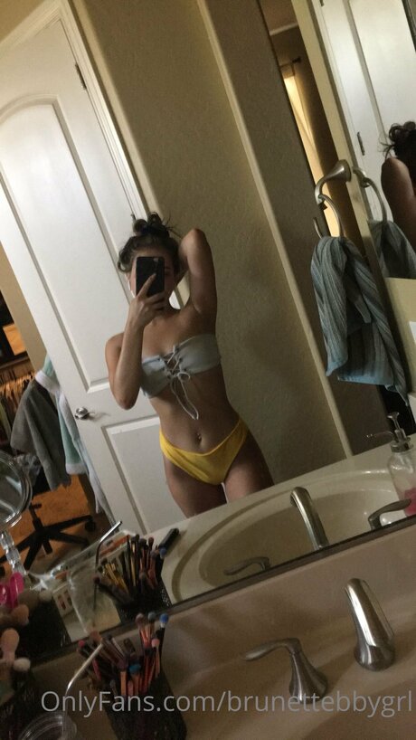 Brunettebbygrl only fans.