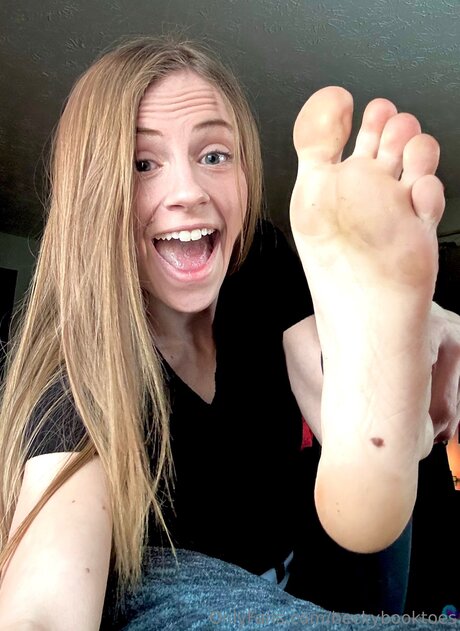 Beckybooktoes onlyfans leaka