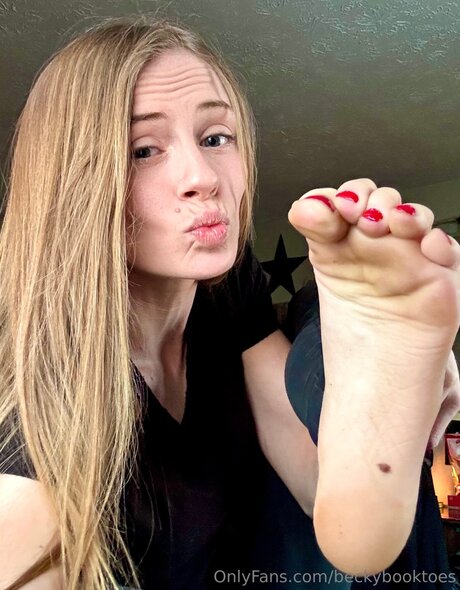 Beckybooktoes onlyfans mega