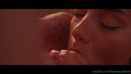 Hooneyydeww sextape onlyfans