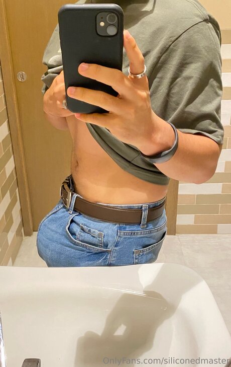 Siliconedmaster onlyfans content