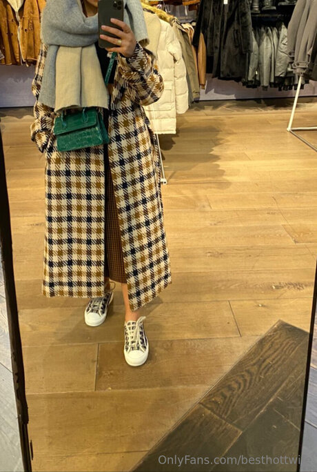 Besthottwife porn only fans