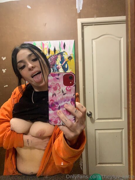 Theyluv Katie onlyfans archive