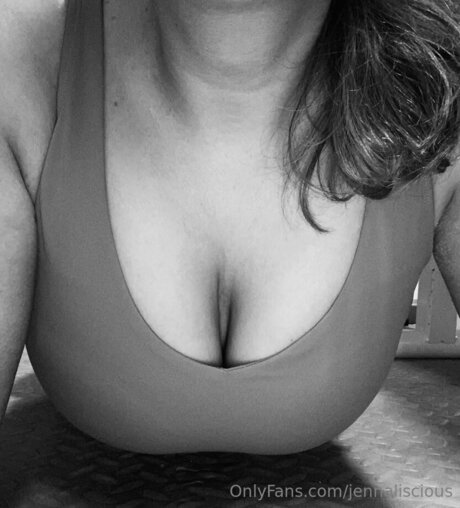 Jennaliscious onlyfans model images