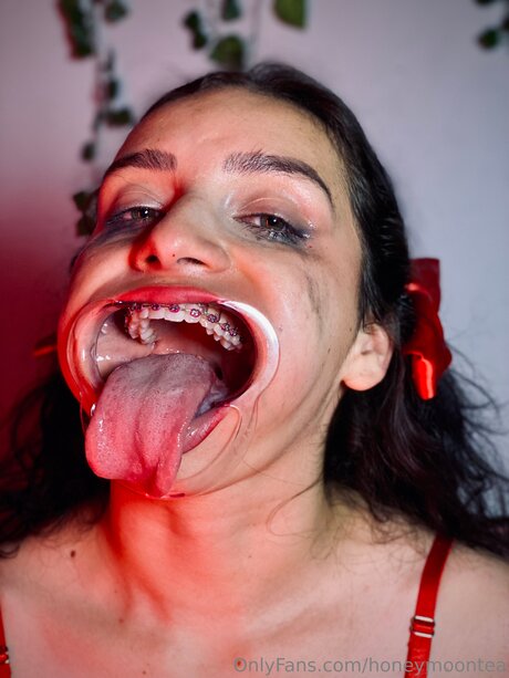 Honeymoontea leaked only fans porn