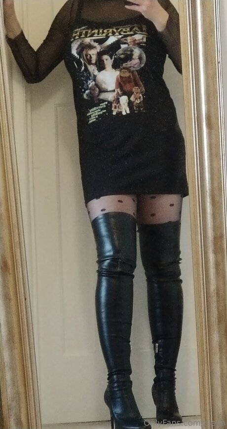 Piella strip onlyfans