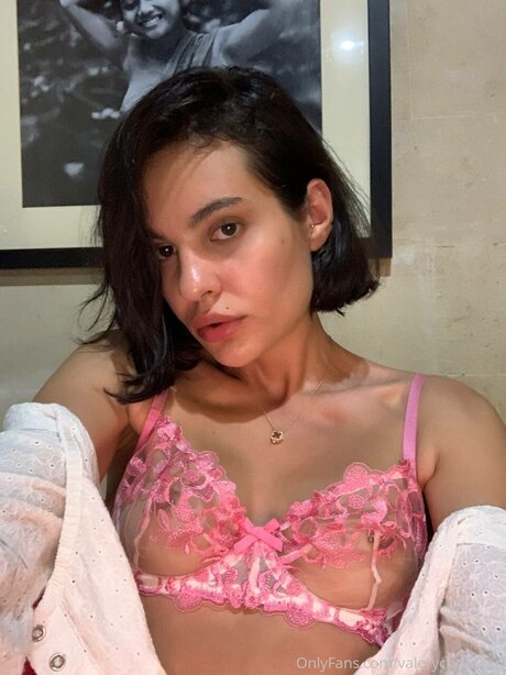 Valerycrystalvip onlyfans model