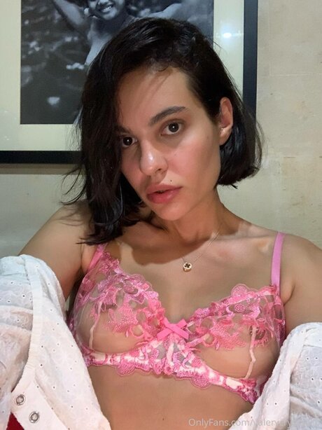 Valerycrystalvip nude onlyfans leak