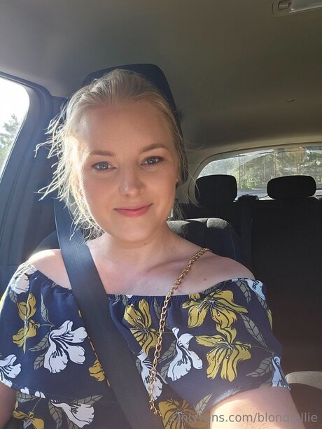 Blond Ellie onlyfans leaks
