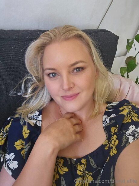 Blond Ellie onlyfans nudes