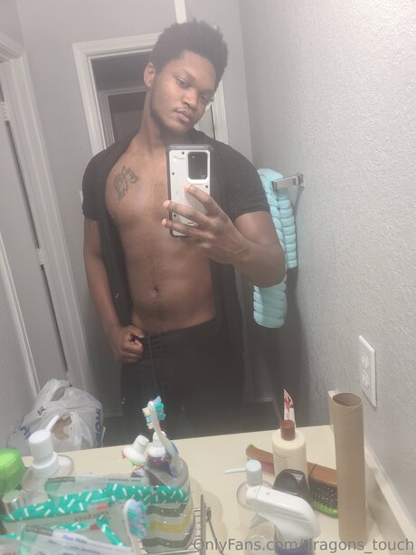 Dragons Touch onlyfans nudes leaks